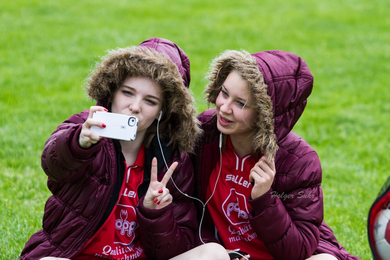 Bild 205 - C-Juniorinnen SG Rnnau-Segeberg - Kaltenkirchener Turnerschaft : Ergebnis: 1:3